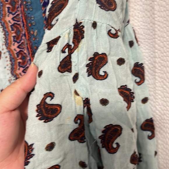 Light weight short thin strap romper with cute patterns. - Picture 5 of 5